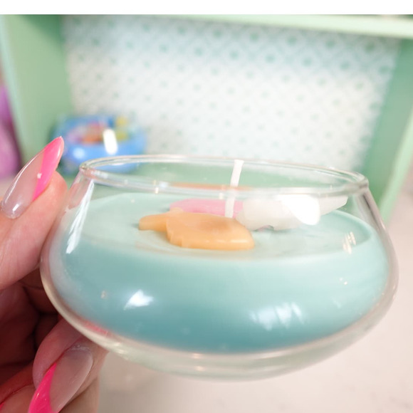 Vintage handblown glass teacup fishbowl candle with cat butterfly fish melts! - Picture 3 of 8